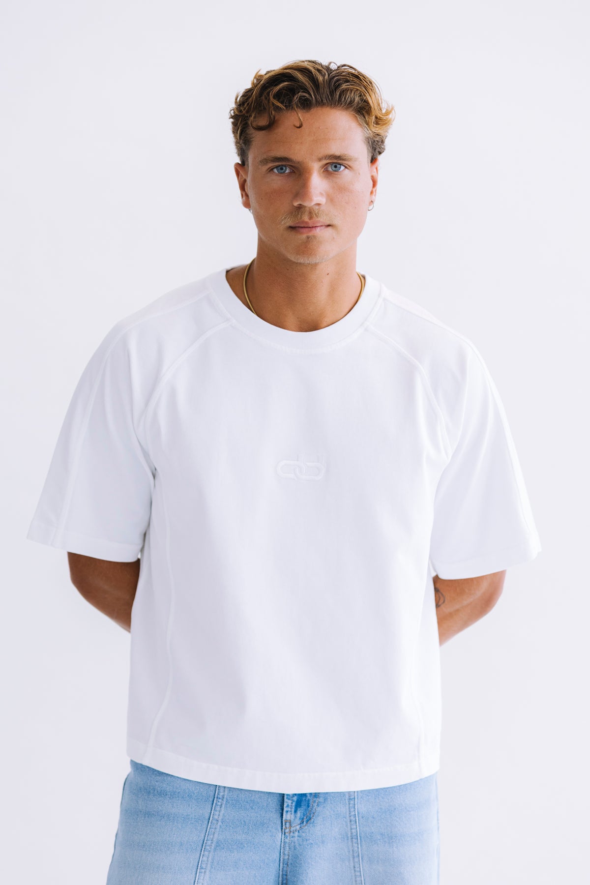 WHITE T-SHIRT
