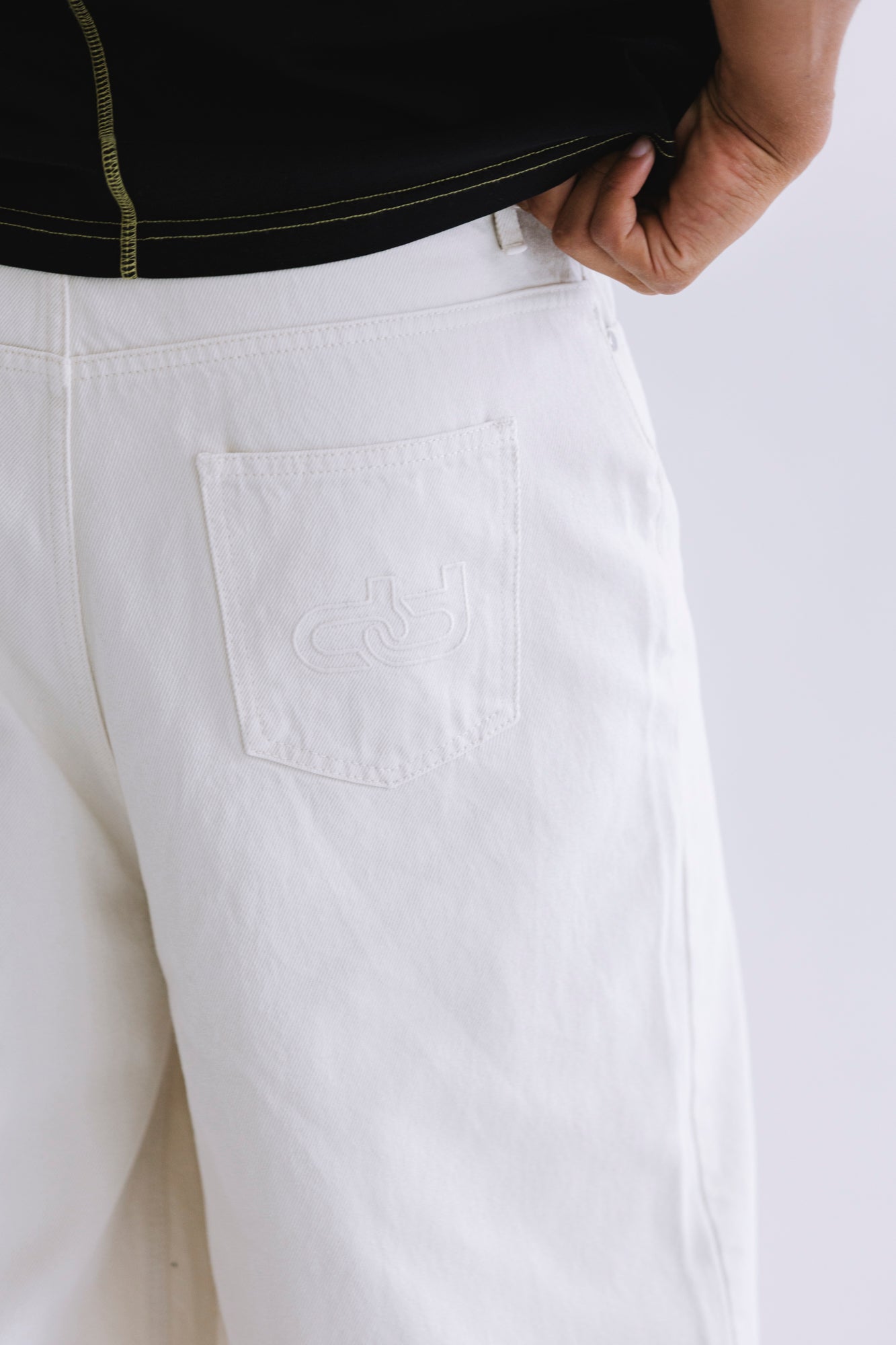 URBAN SAND SHORTS