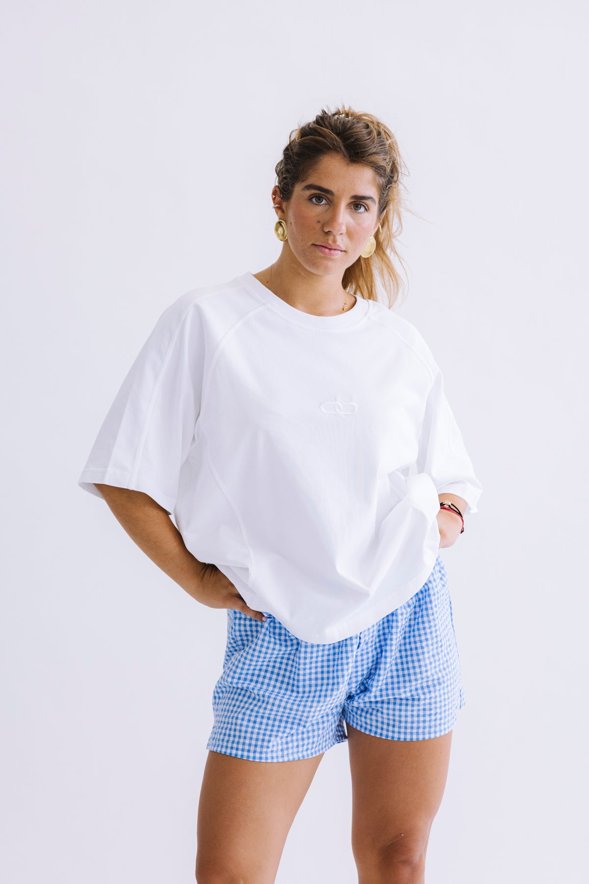WHITE T-SHIRT