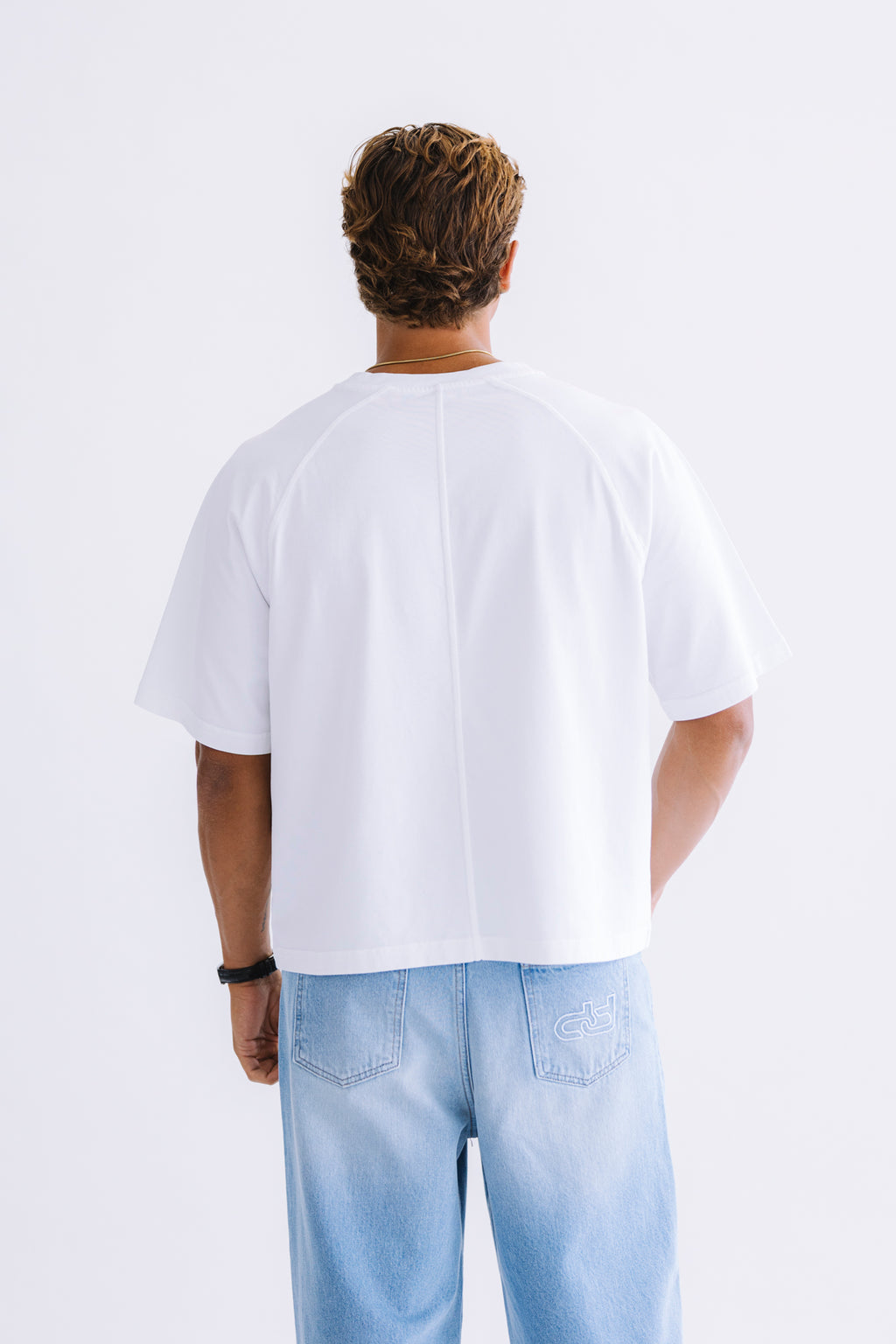 WHITE T-SHIRT